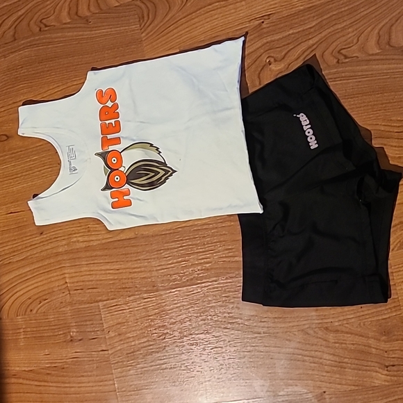 Hooter's xs uniform set - Picture 3 of 11